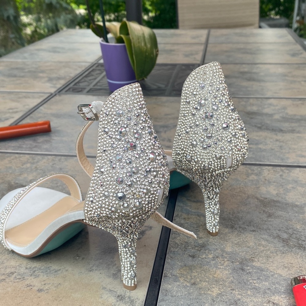Beautiful SPARKLY Betsy Johnson Dressy Heels never worn except around house